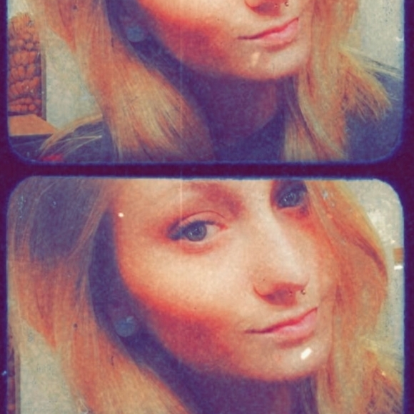 Meet your Posher, Danielle - Picture 4 of 4